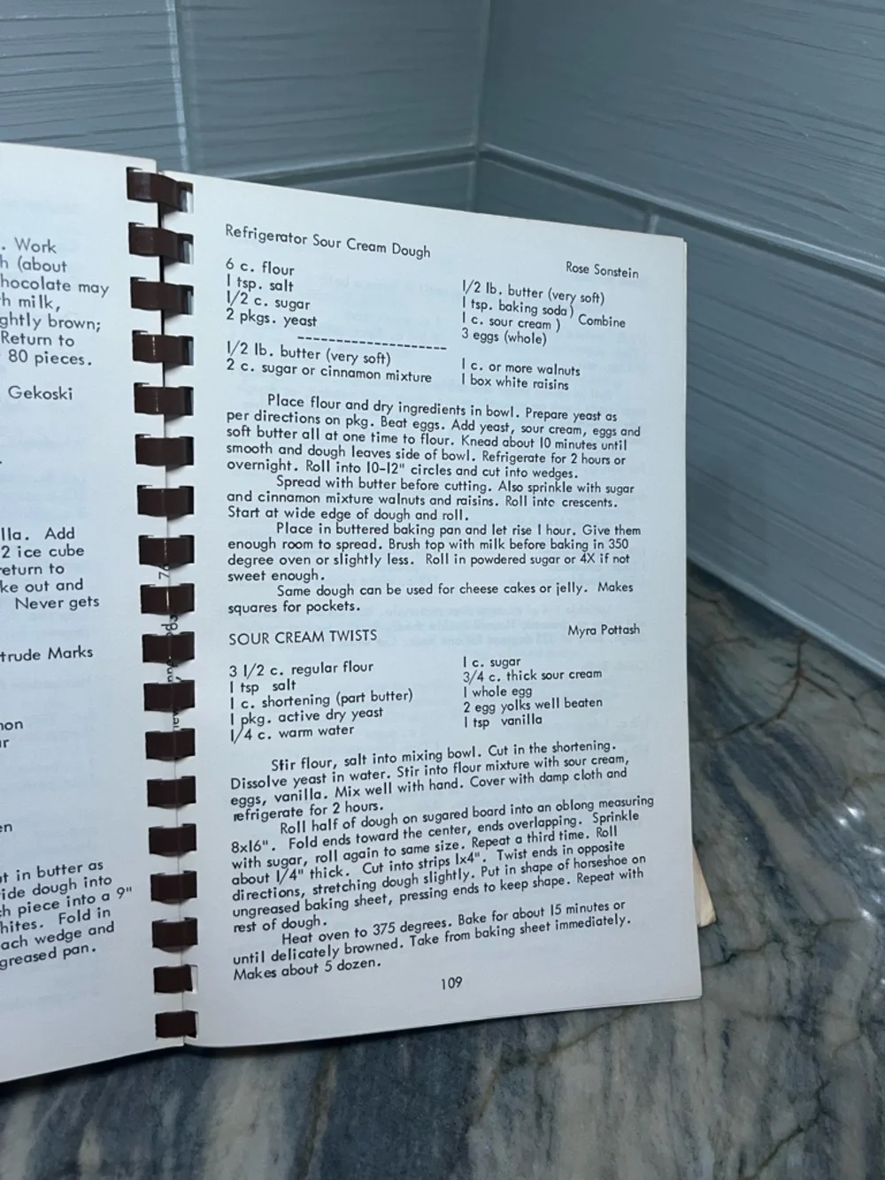 Vintage Country Cookbook The New Town And Country Cookbook 1975 Wynnewood PA